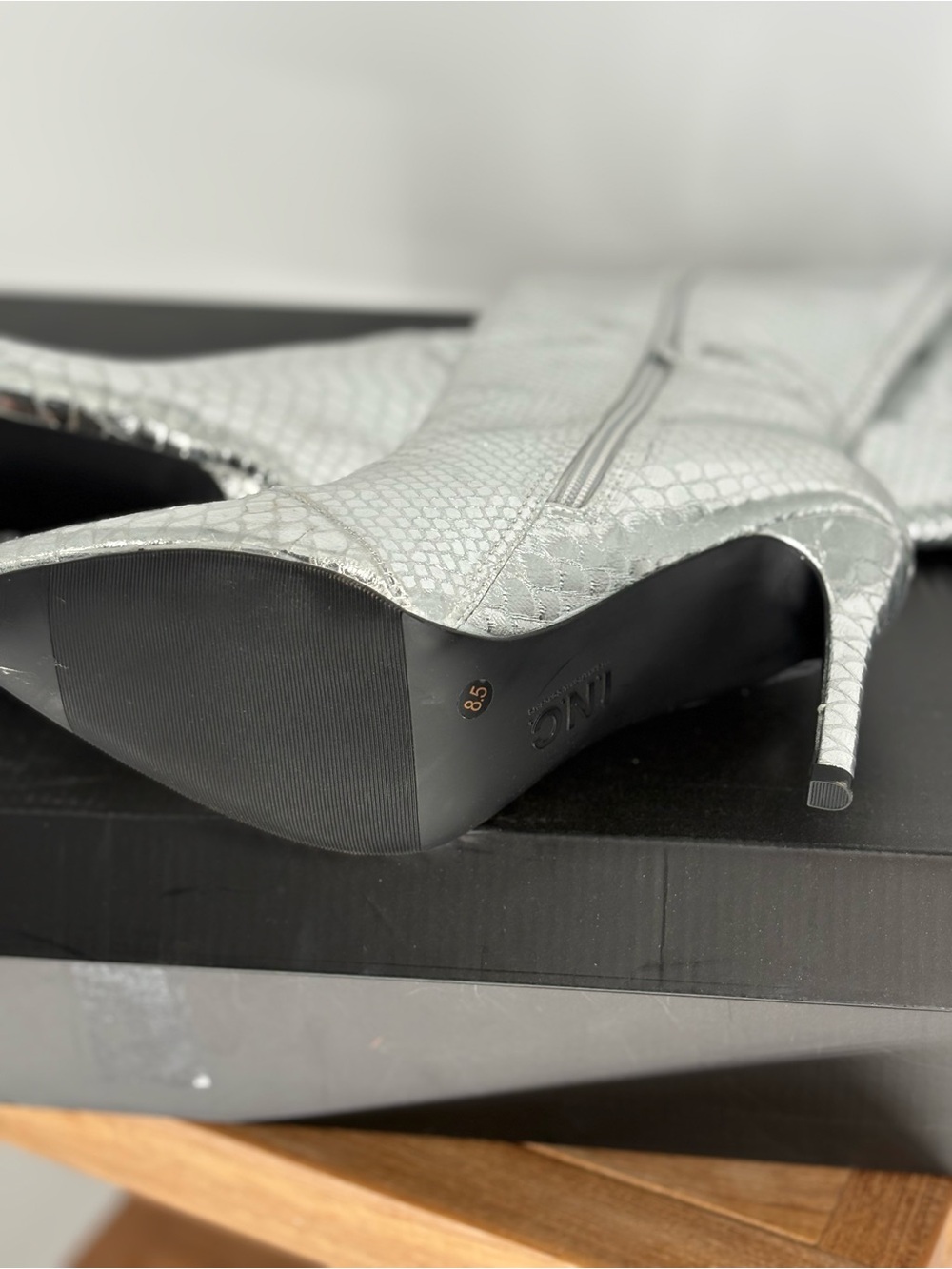 INC RAJELEP Silver Metallic Snake High heels size 8.5 M - Picture 3 of 4